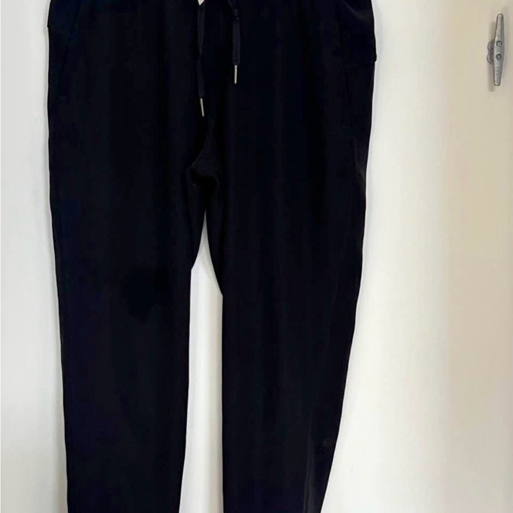 Lululemon Black joggers size 8 - Picture 3 of 4